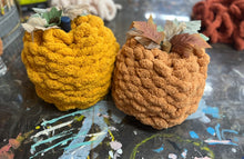 09/16/25 Gourds & Ghouls: Chunky Knit Workshop 6:00 PM