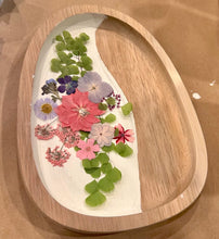 05/31/25 Glow & Bloom: A Floral Keepsake Workshop 4:00 PM