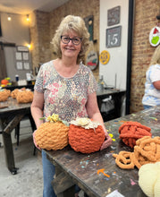 09/16/25 Gourds & Ghouls: Chunky Knit Workshop 6:00 PM