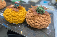 09/16/25 Gourds & Ghouls: Chunky Knit Workshop 6:00 PM